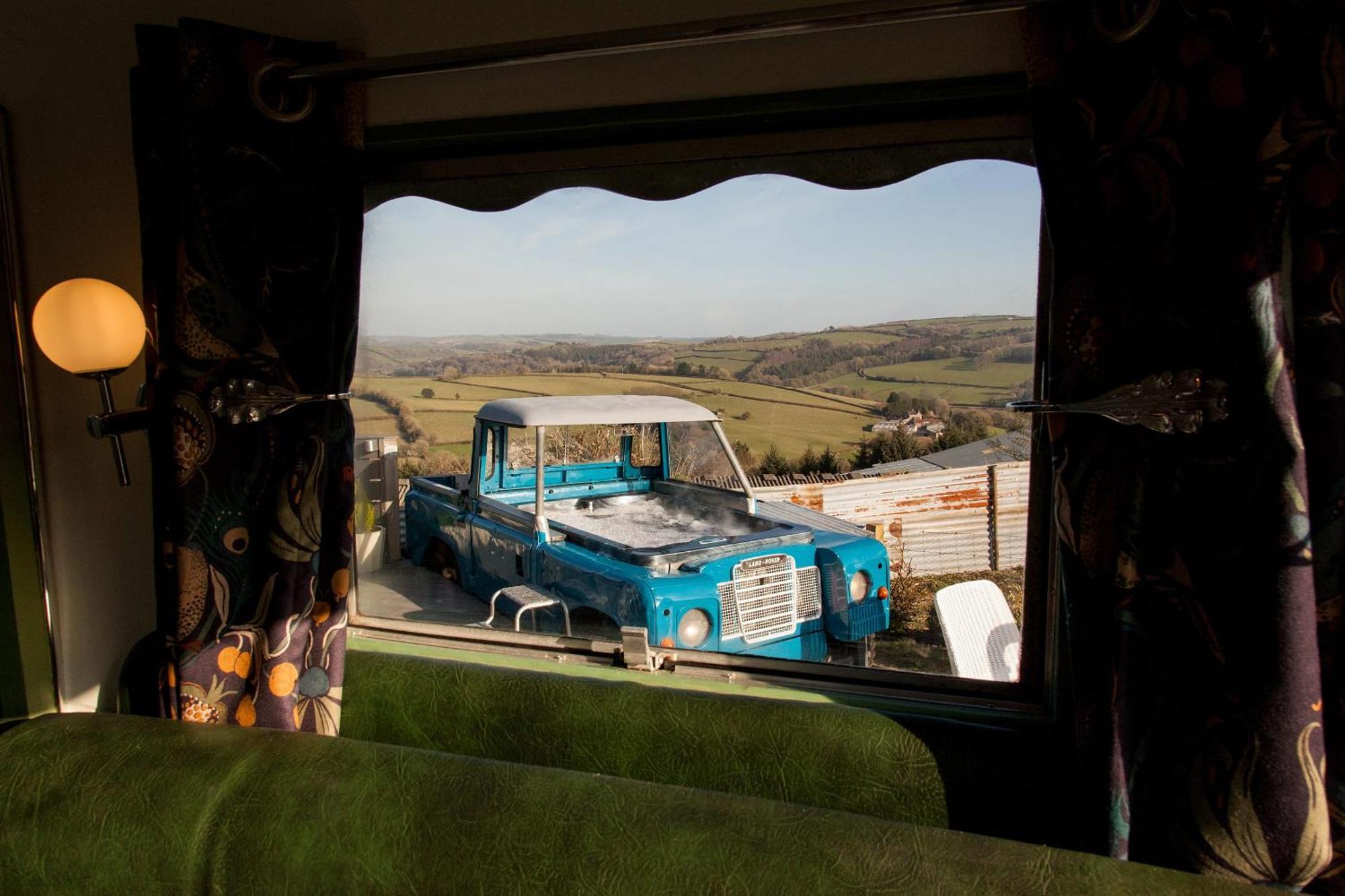 Bluebird Penthouse & Land Rover Hot Tub Villa High Bickington Exterior photo