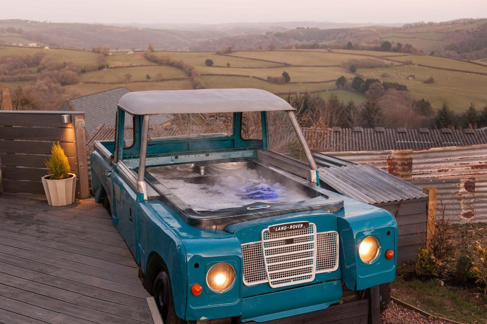 Bluebird Penthouse & Land Rover Hot Tub Villa High Bickington Exterior photo